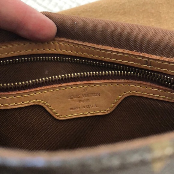 Small Louis Vuitton Monogram shoulder bag - Picture 3 of 3